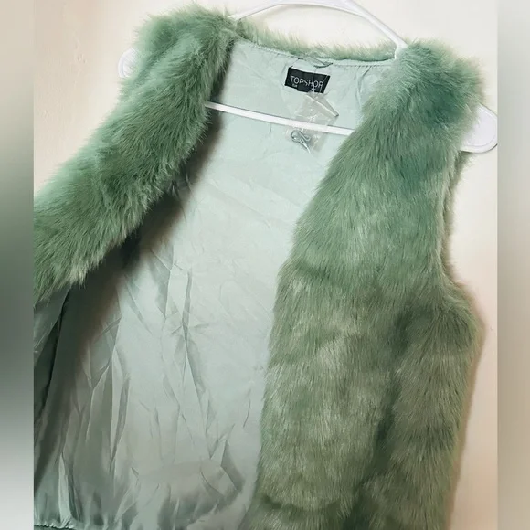 Top Shop faux fur vest - Picture 3 of 9
